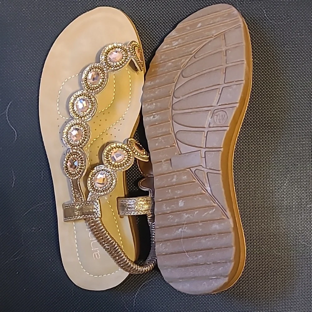 Sandals - Picture 2 of 4